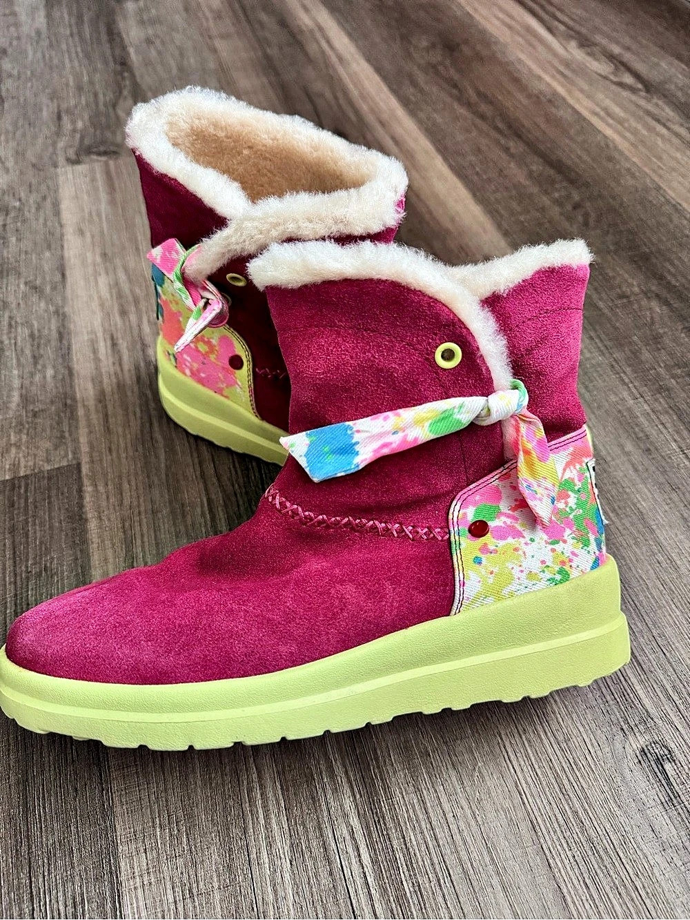 UGG Classic Short II Bow Mini Bow Boots Pink Green US 8